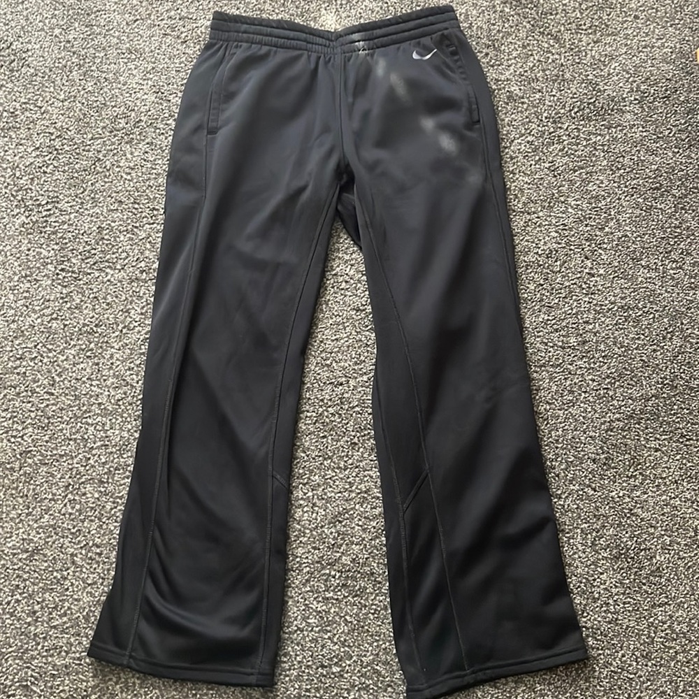 Women Nike wide leg sweat pants. Worn once